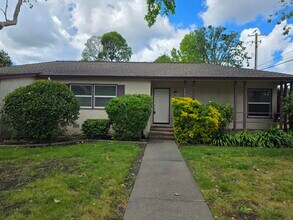 1545 Brookside Dr in Santa Rosa, CA - Building Photo - Building Photo