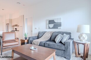 2623 Keene St, Unit 383 in Houston, TX - Building Photo