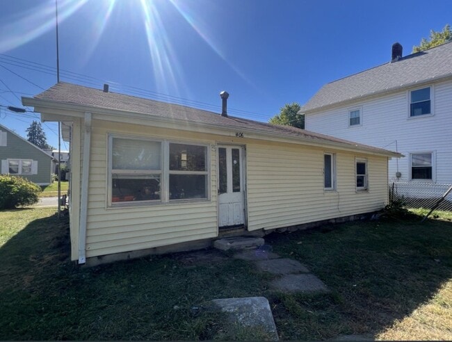 1406 Corse St in Burlington, IA - Building Photo - Building Photo