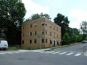 1700 29th St SE in Washington, DC - Building Photo - Building Photo