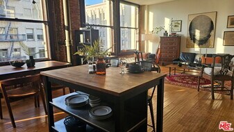 460 S Spring St in Los Angeles, CA - Building Photo