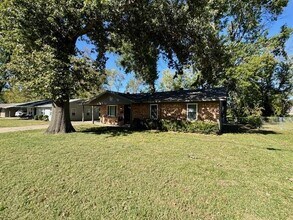705 SE 10th St in Bentonville, AR - Building Photo - Building Photo