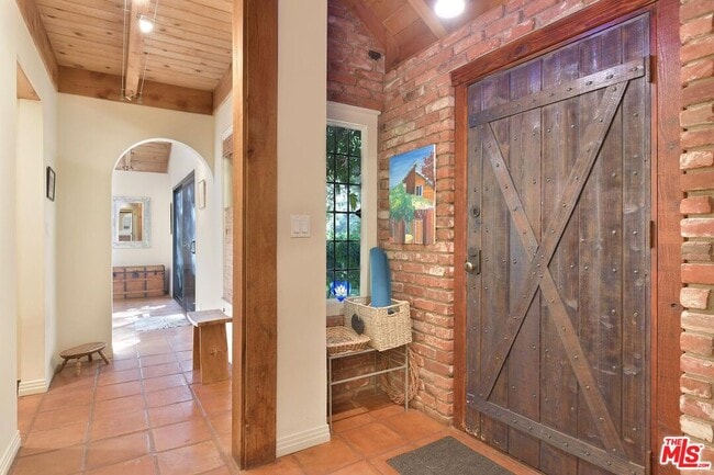 1441 Bonnell Dr in Topanga, CA - Building Photo - Building Photo