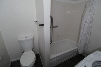 725 W Carlisle Ave-Unit -729 in Spokane, WA - Building Photo - Building Photo