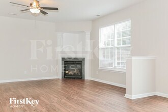 3969 Creekmoore Dr in Winston-Salem, NC - Foto de edificio - Building Photo