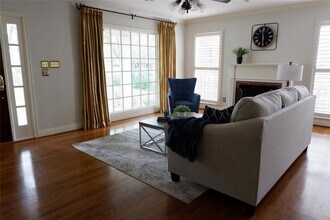 2203 Griswold Ln in Austin, TX - Building Photo - Building Photo