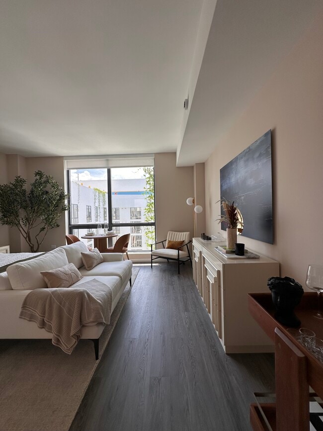 264 NW 31st St, Unit S in Miami, FL - Foto de edificio - Building Photo