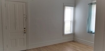 1125 S Westnedge Ave, Unit 2 in Kalamazoo, MI - Building Photo