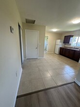 632 SW Lucero Dr in Port St. Lucie, FL - Foto de edificio - Building Photo