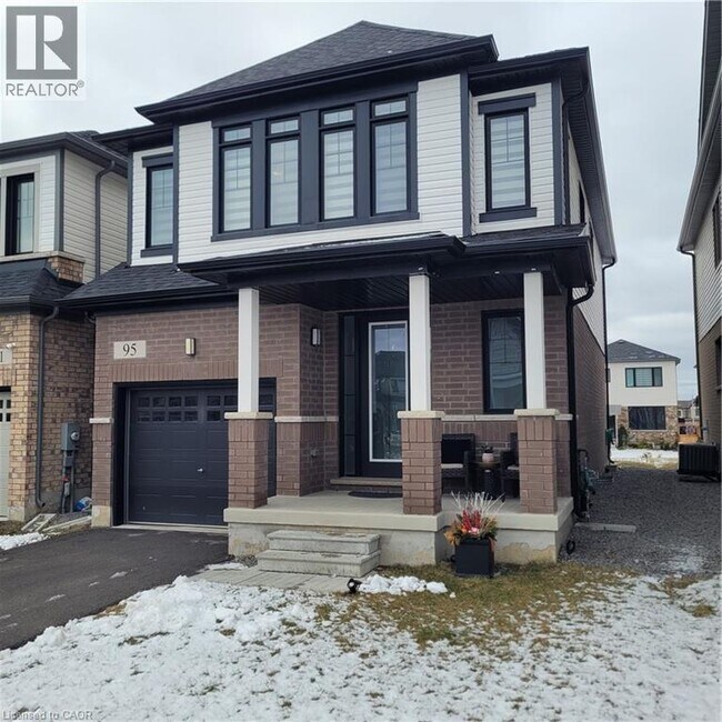 95 Fairey Cres in Hamilton, ON - Building Photo - Building Photo