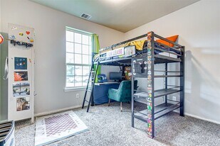 7314 Saddle Tree Dr in Spring, TX - Building Photo