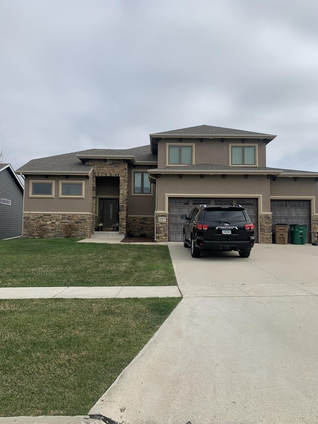 property at 16627 Dellwood Dr