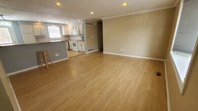 1364 Karahill Dr in Cincinnati, OH - Foto de edificio - Building Photo