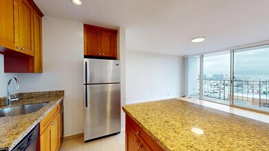 653 Kansas St in San Francisco, CA - Building Photo - Building Photo