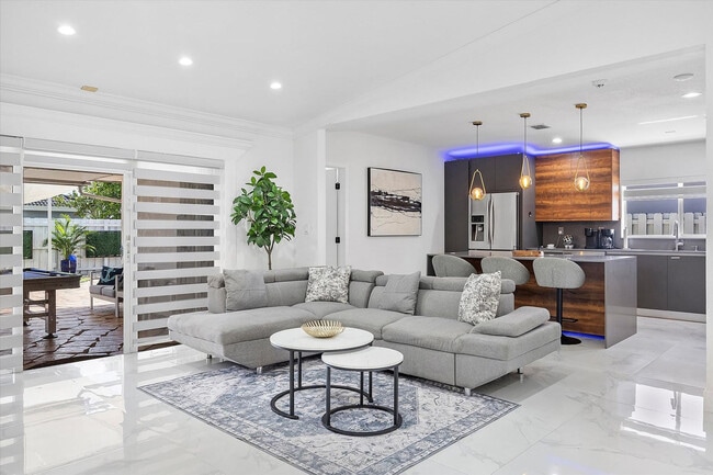 14236 SW 164th Terrace in Miami, FL - Building Photo - Building Photo
