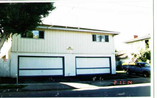 7702 Cypress Ave in Huntington Beach, CA - Building Photo