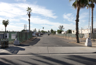 Edgelane Mobile Home Park in Moreno Valley, CA - Building Photo - Building Photo