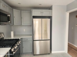 883 Roundtree Dr in Toms River, NJ - Building Photo - Building Photo