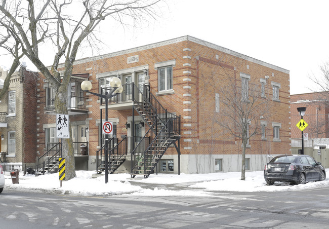 2703 Allard in Montréal, QC - Building Photo - Primary Photo