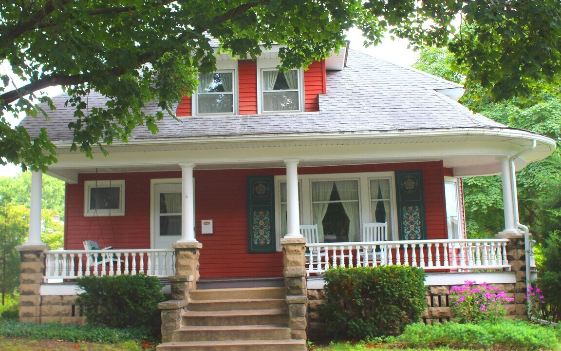 234 S Highland Ave in Rockford, IL - Building Photo