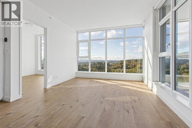 720 Farrow St in Coquitlam, BC - Building Photo - Building Photo