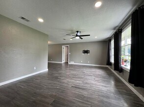 93 Alanwood Dr in Ormond Beach, FL - Building Photo - Building Photo