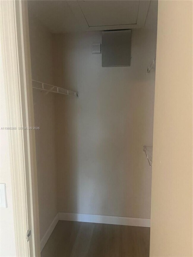 565 Vista Isles Dr, Unit 20 in Plantation, FL - Building Photo - Building Photo