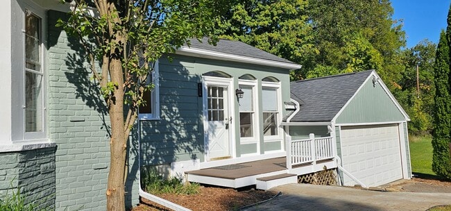 26179 W 13 Mile Rd in Franklin, MI - Building Photo - Building Photo