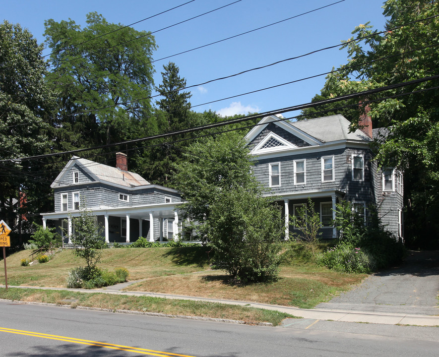 33 High St in Greenfield, MA - Foto de edificio