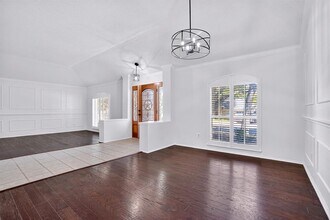 9018 Martha's Dr in Austin, TX - Building Photo - Building Photo