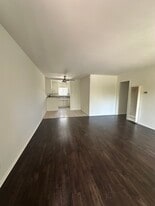 11523 Hatteras St in North Hollywood, CA - Building Photo