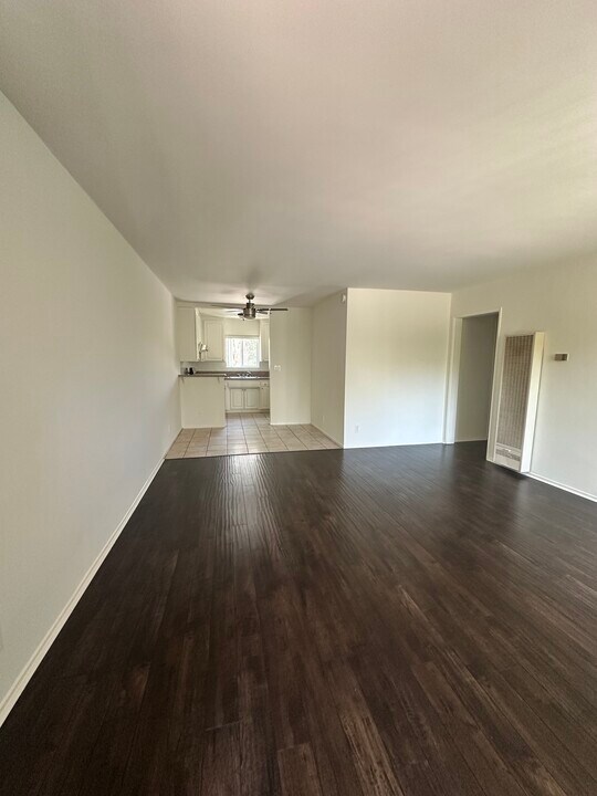 11523 Hatteras St in North Hollywood, CA - Foto de edificio