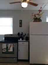 608 Wood St, Unit A in Dunedin, FL - Building Photo - Building Photo