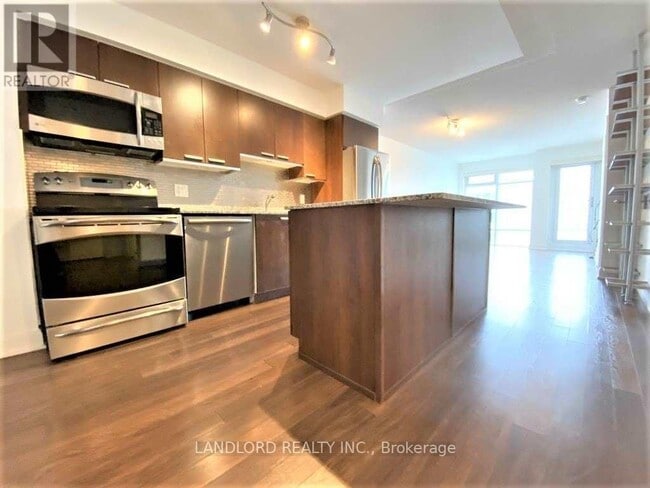 property at 2191-2191 Yonge St