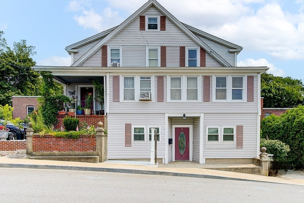 39 Ruggles St in Franklin, MA - Building Photo