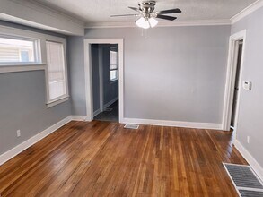 5817 Highland Ave in Kansas City, MO - Building Photo - Building Photo