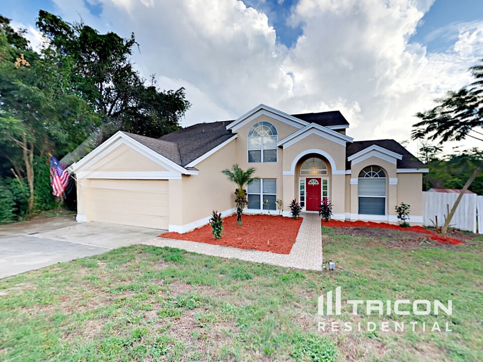 7471 High Lake Dr in Orlando, FL - Building Photo