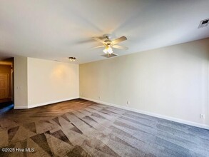 1692 Honeybee Ln in Wilmington, NC - Building Photo - Building Photo