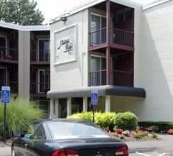 Autumn Ridge in East Haven, CT - Foto de edificio - Building Photo