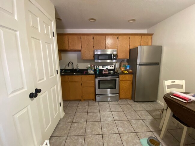 property at 204 S 11th Ave