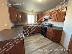 4810 W Cayman St in Sioux Falls, SD - Building Photo - Building Photo