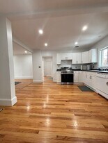 554 Main St, Unit 2 in Wakefield, MA - Building Photo