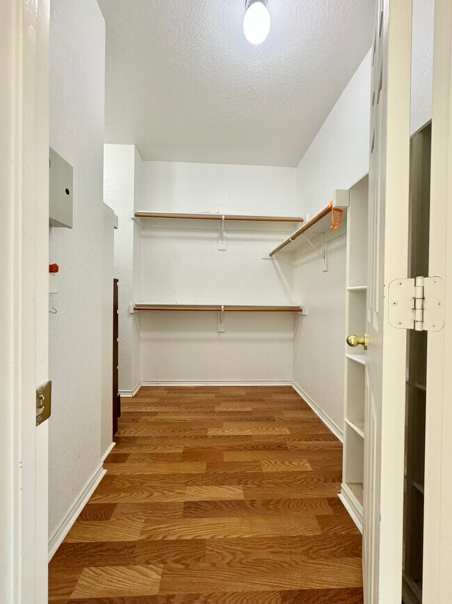 property at 1303 Kenshire Ct
