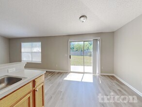 500 Prosperity Lake Dr, Unit 4 in St. Augustine, FL - Building Photo - Building Photo