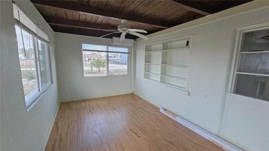 45 W Langsner St in Englewood, FL - Building Photo - Building Photo