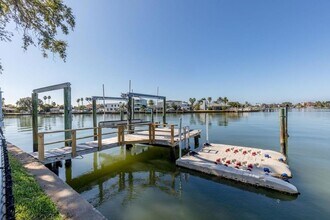 16114 5th St E in Redington Beach, FL - Building Photo - Building Photo