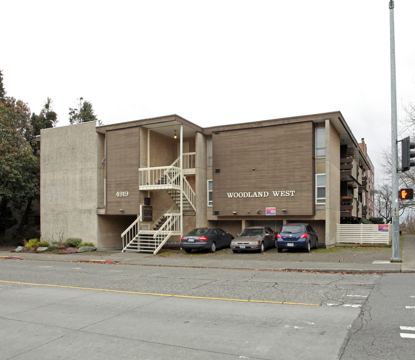 Woodland West in Seattle, WA - Building Photo