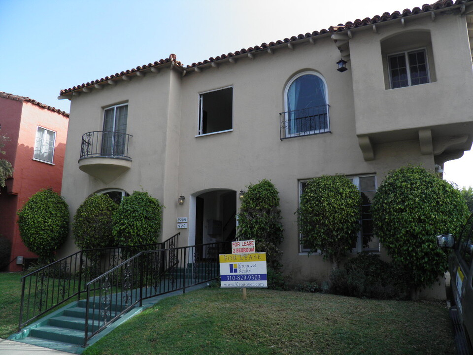 920 S Orange Grove Ave, Unit 922 Lower right in Los Angeles, CA - Building Photo