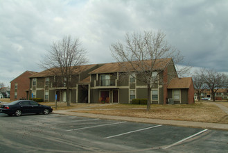 Twin Canal Village in Virginia Beach, VA - Building Photo - Building Photo