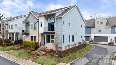 1515 Hidden Falls Rd in Charlotte, NC - Foto de edificio - Building Photo